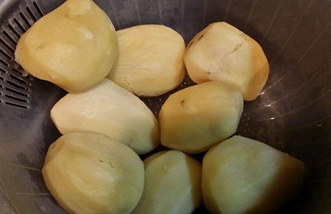 切完的土豆变黑处理方式及预防